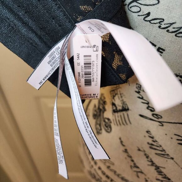 Victoria's Secret Black Curve Bralette Size Medium - Picture 7 of 7